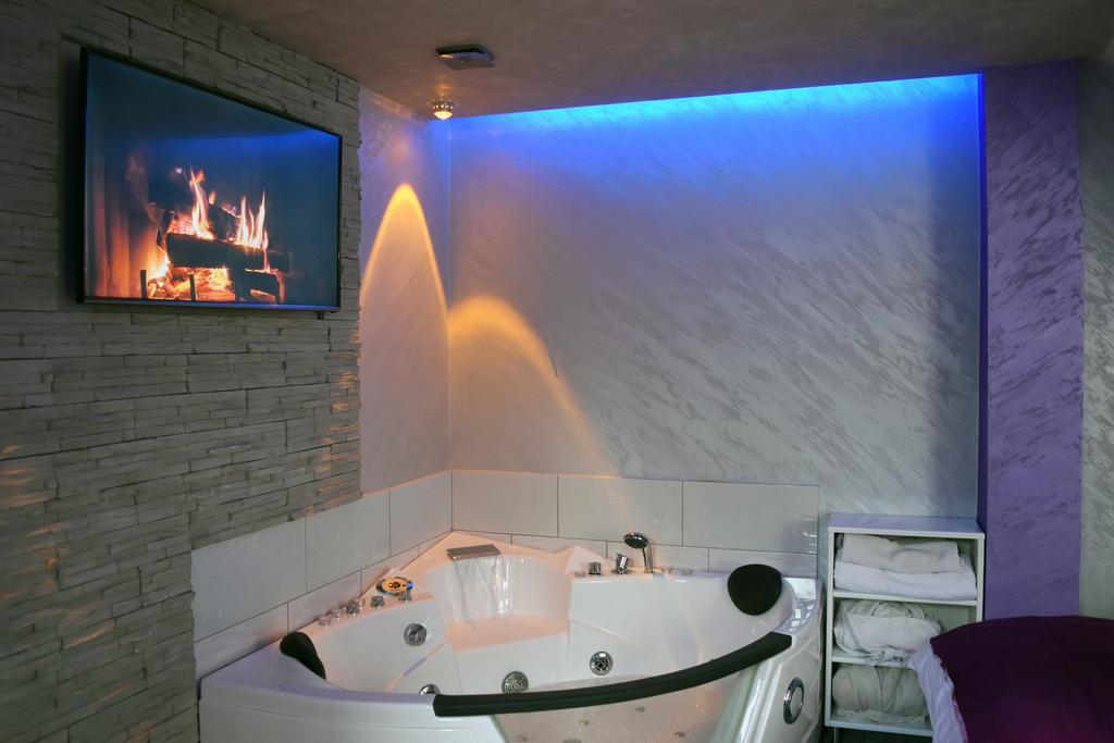 Blue House Apartment