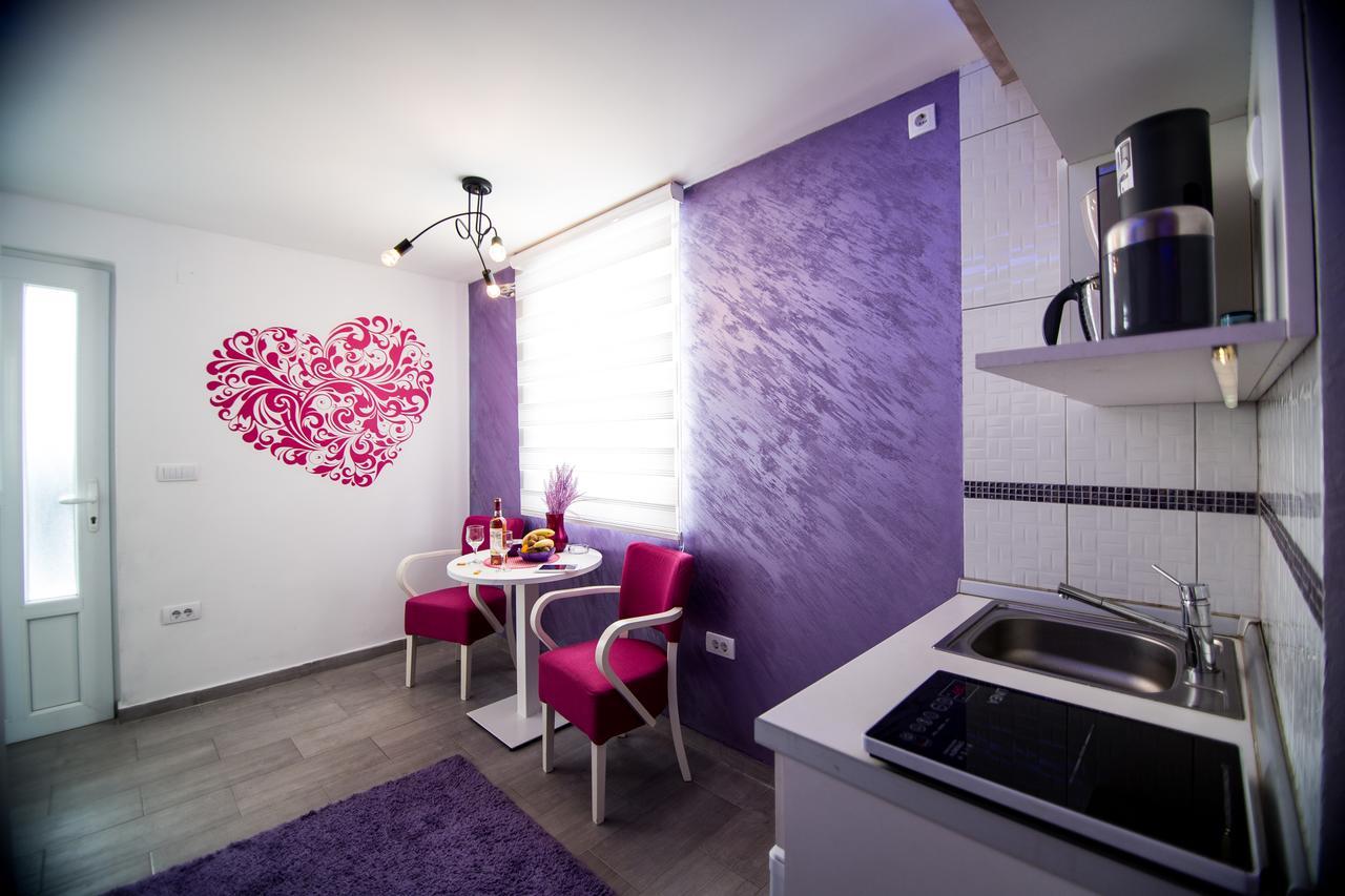Blue House Apartment *
