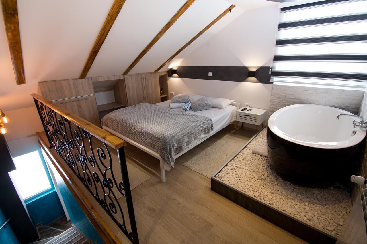 Blue House Apartment *